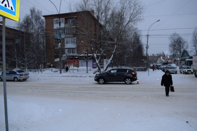 В Ухте водитель Kia Sportage сбила на пешеходном переходе 81-летнюю женщину